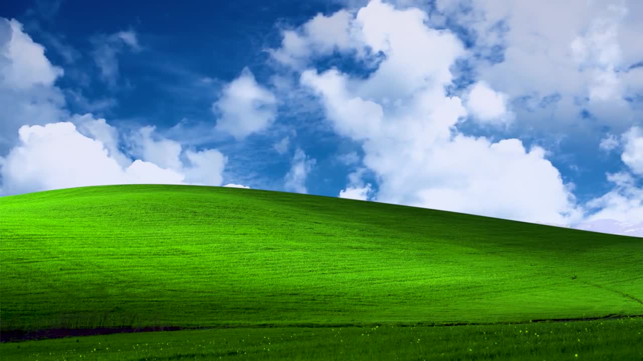 Microsoft Windows XP Bliss Wallpaper Animated