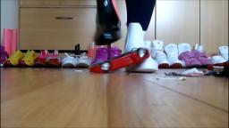 Jana make a model cars crush session with different pairs of shoes floor cam trailer