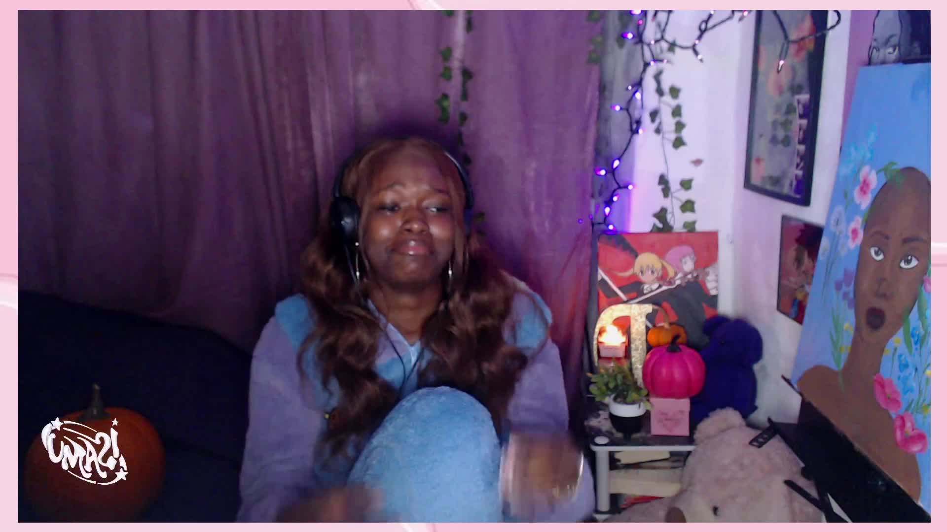 Streamer cries after her discord gets raided