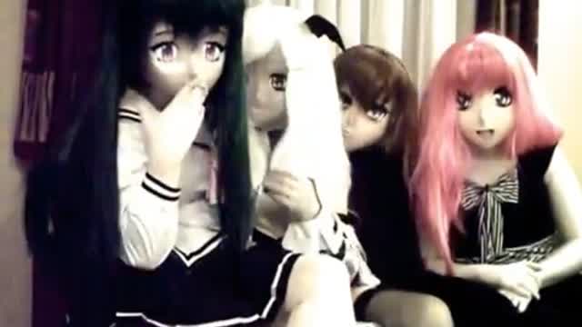 4 kigurumi 1 sofa