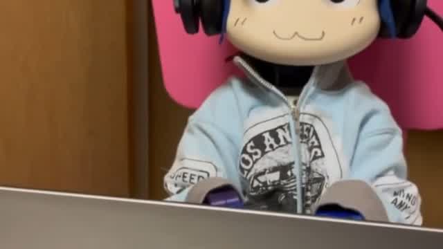 Kibo-chan gaming